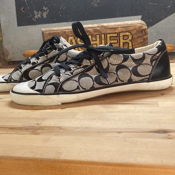 Women’s Coach Tennis Shoes | STYLE: P547 | SIZE:9 1/2 B - Picture 7 of 10